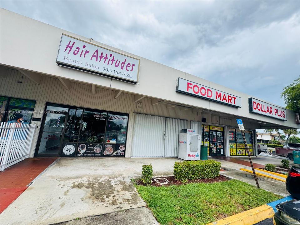 6882 NW 169th, Hialeah, Florida 33015