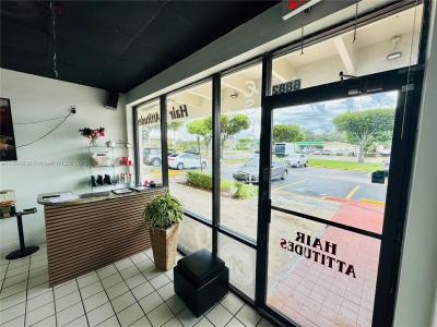 6882 NW 169th, Hialeah, Florida 33015, USA
