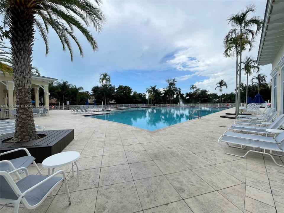 2875 NE 4th St, Homestead, Florida 33033