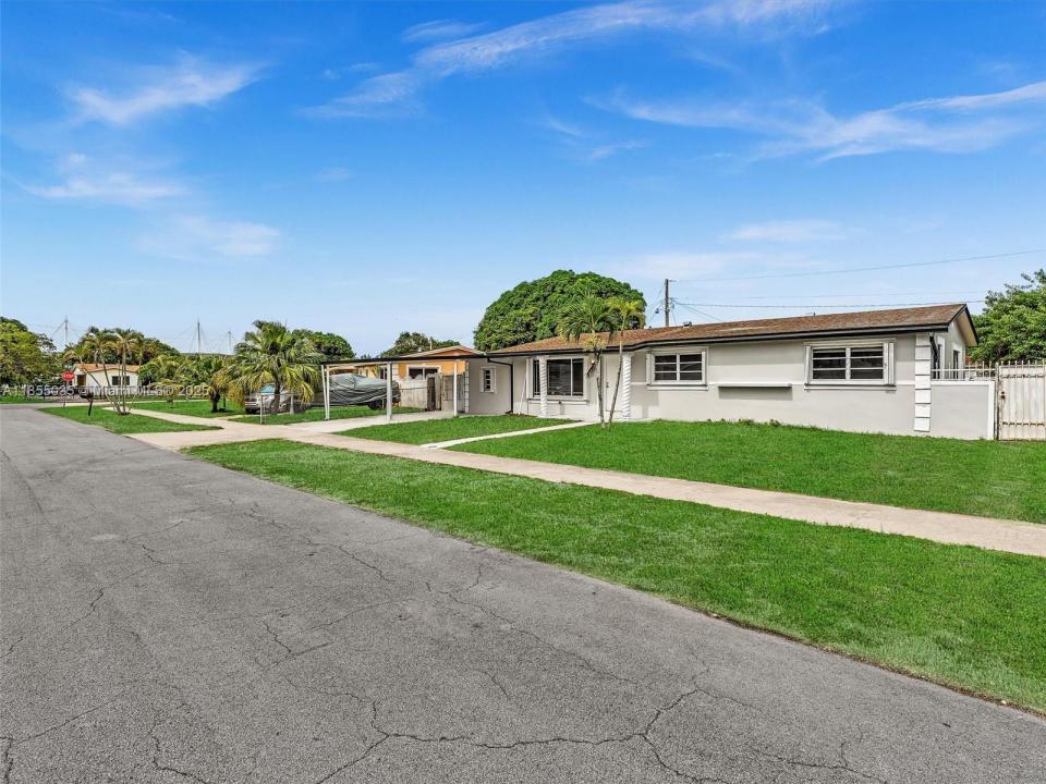 19021 NW 23rd Ct, Miami Gardens, Florida 33056, Estados Unidos