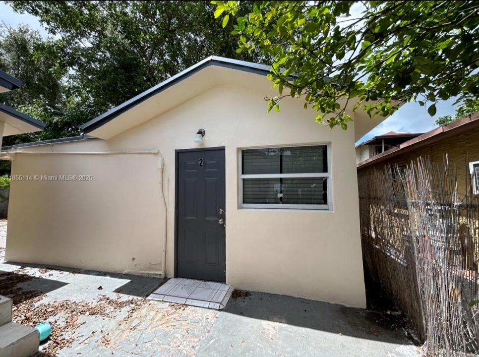 1872 NW 1st St 2, Miami, Florida 33125, HOA KỲ
