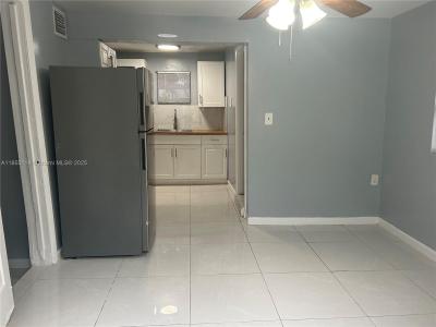 1872 NW 1st St 2, Miami, Florida 33125, USA