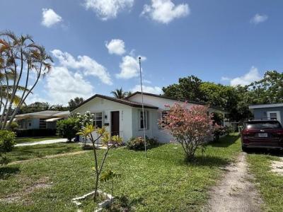 2711 Dewey St, Hollywood, Florida 33020, USA