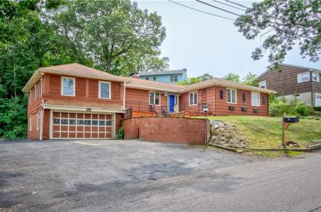 143 Waumsett Avenue, Cumberland, RI 02864, USA