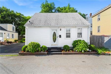 7 Snell Court, West Warwick, 羅德島州 02893, 美國