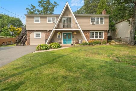 6 Kensington Street, Smithfield, RI 02917, USA