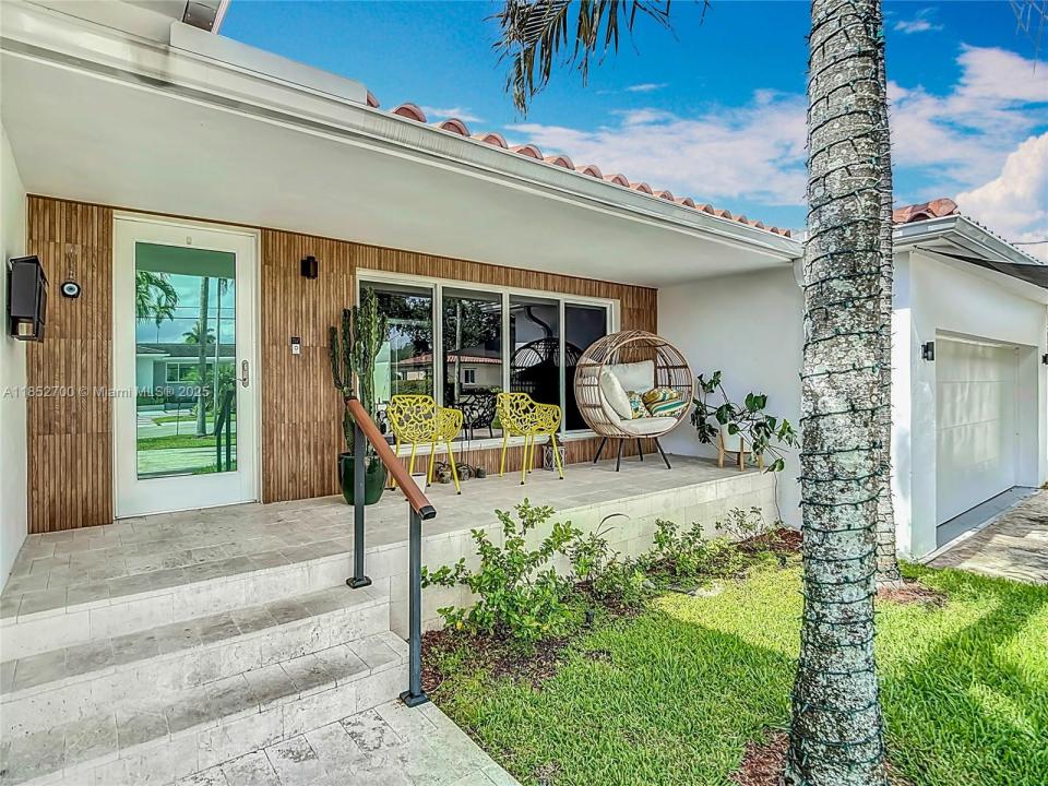 1080 NE 104th St, Miami Shores, פלורידה 33138, ארצות הברית של אמריקה 