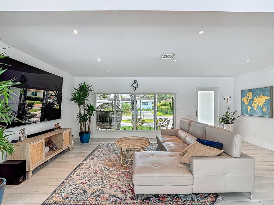 1080 NE 104th St, Miami Shores, פלורידה 33138, ארצות הברית של אמריקה 