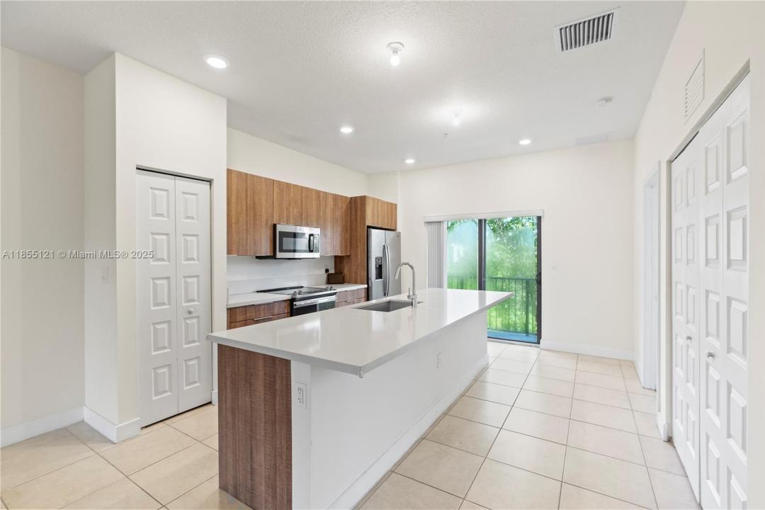 7831 NW 104th Ave 22, Doral, Florida 33178, Stati Uniti