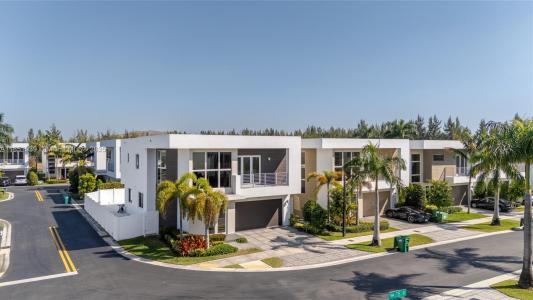 9791 NW 75th St 0, Doral, Florida 33178, USA