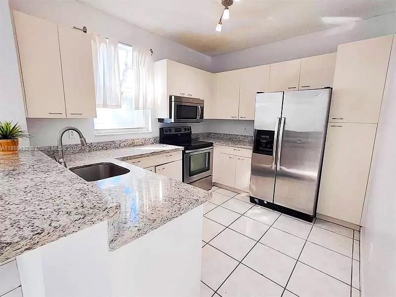 15472 NW 12th Ct, Pembroke Pines, Floride 33028, États-Unis