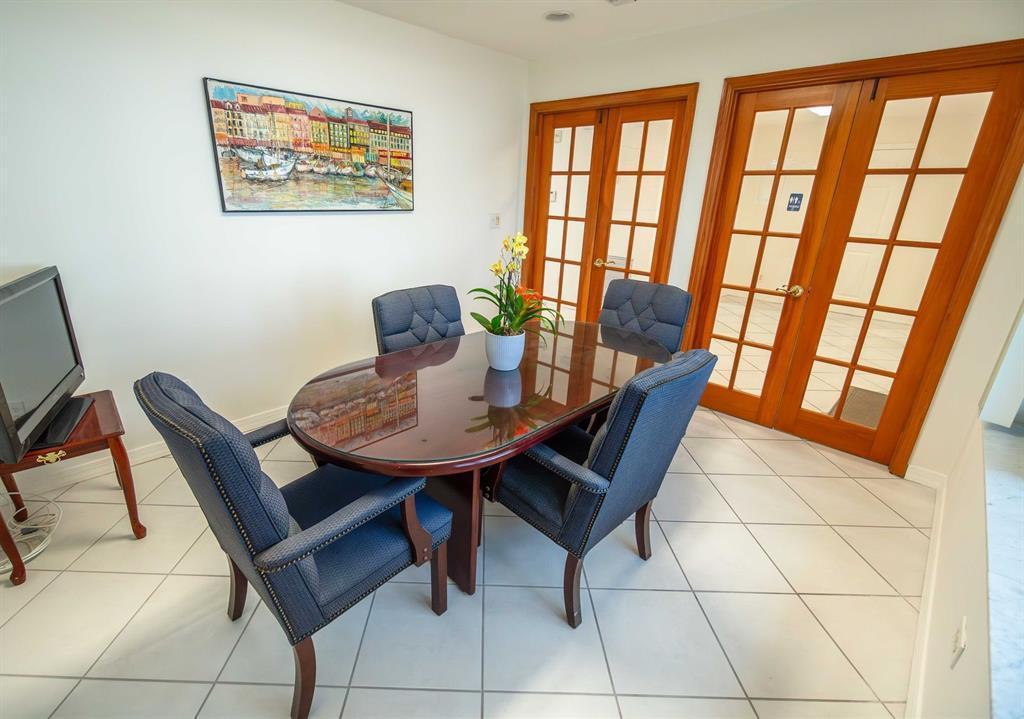 18 NE 2nd Ave, Dania Beach, Florida 33004, Estados Unidos