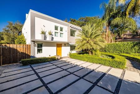 275 NE 89th St, El Portal, Florida 33138