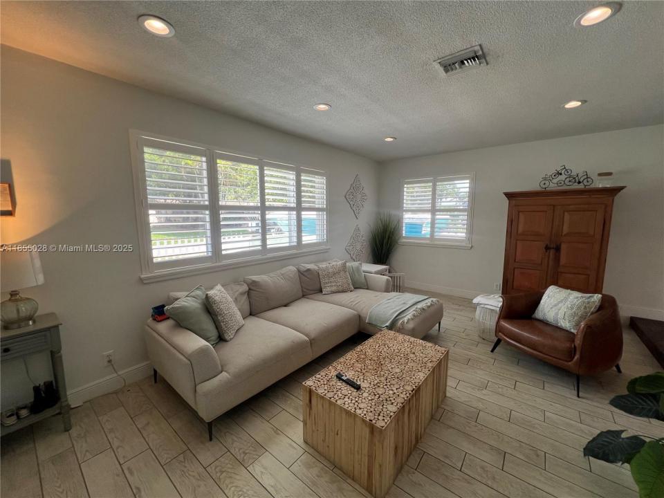 4081 Lake Dr., Coconut Creek, Florida 33066