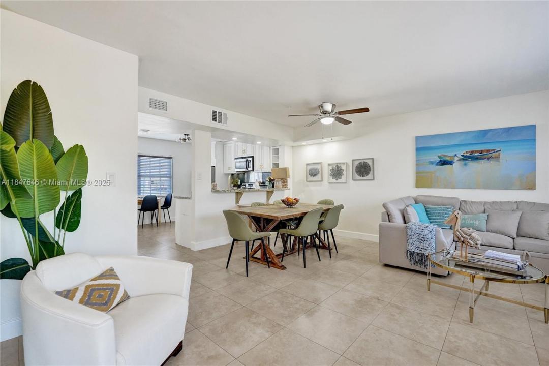 345 Virginia St, Hollywood, Флорида 33019, Соединенные Штаты