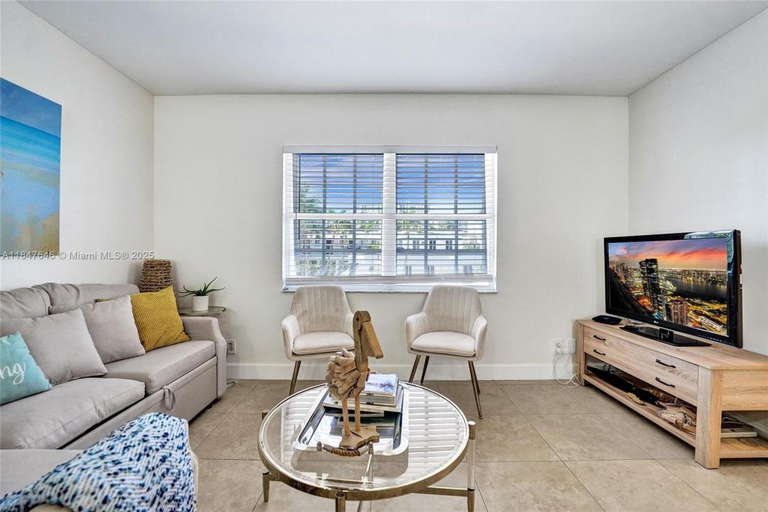 345 Virginia St, Hollywood, Флорида 33019, Соединенные Штаты