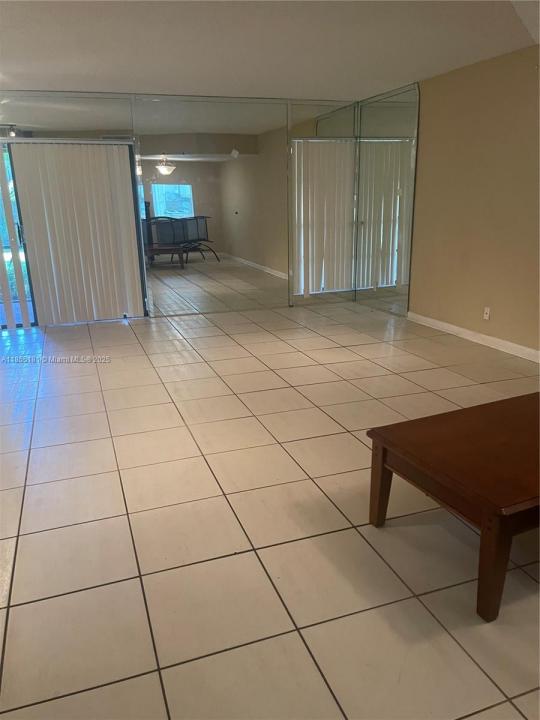 6548 Racquet Club Dr 89, Lauderhill, 佛羅里達州 33319, 美國