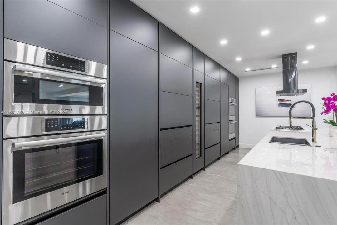 1331 97th St, Bay Harbor Islands, 佛罗里达州 33154, 美国