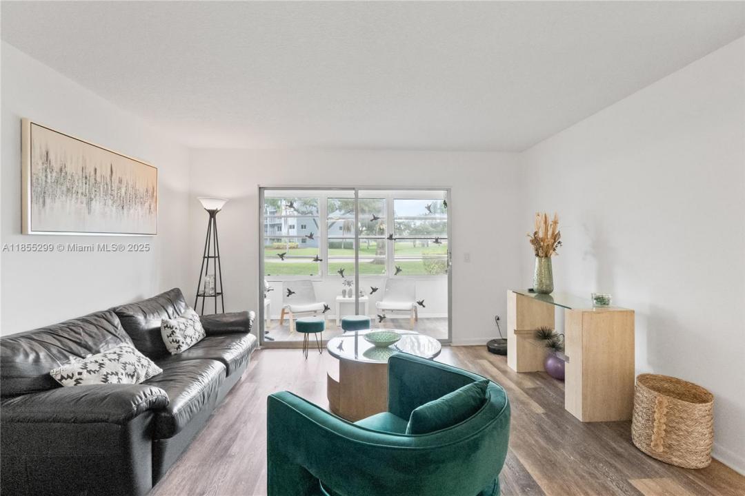 12750 SW 4th Ct 105J, Pembroke Pines, Florida 33027, HOA KỲ