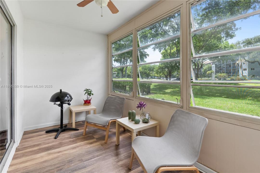 12750 SW 4th Ct 105J, Pembroke Pines, Florida 33027, HOA KỲ