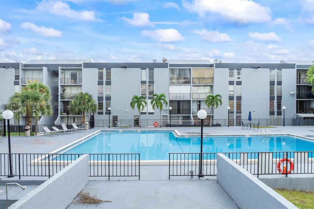 8841 W Flagler St 212, Miami, פלורידה 33174, ארצות הברית של אמריקה