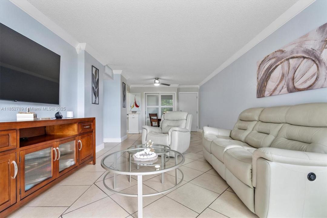 8841 W Flagler St 212, Miami, פלורידה 33174, ארצות הברית של אמריקה