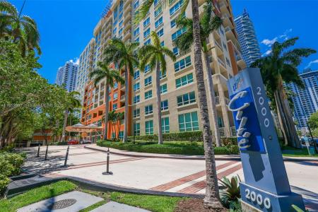 2000 N Bayshore Dr 621, Miami, Florida 33137, USA