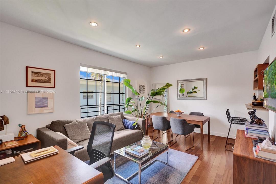 815 Euclid Ave 8, Miami Beach, Florida 33139, USA