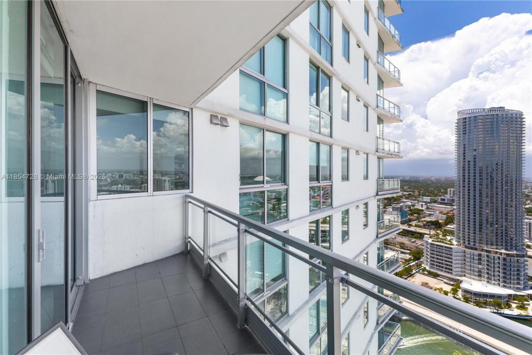 92 SW 3rd St 4206, Miami, Florida 33130
