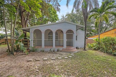 7041 SW 63rd Ct, South Miami, Florida 33143, USA