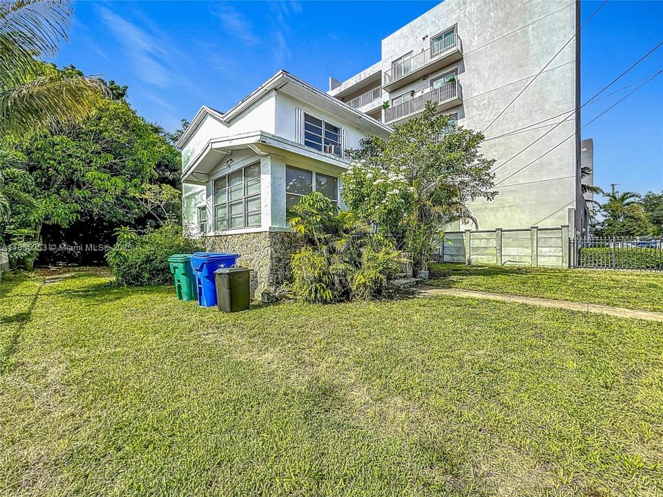 796 NE 85th St, Miami, 佛罗里达州 33138, 美国