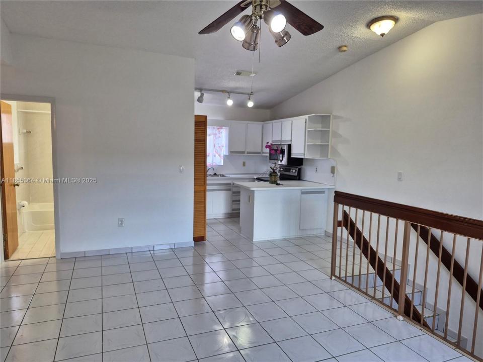2246 W 74th St 201-10, Hialeah, فلوريدا 33016, الولايات المتحدة