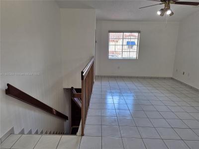 2246 W 74th St 201-10, Hialeah, Florida 33016, USA
