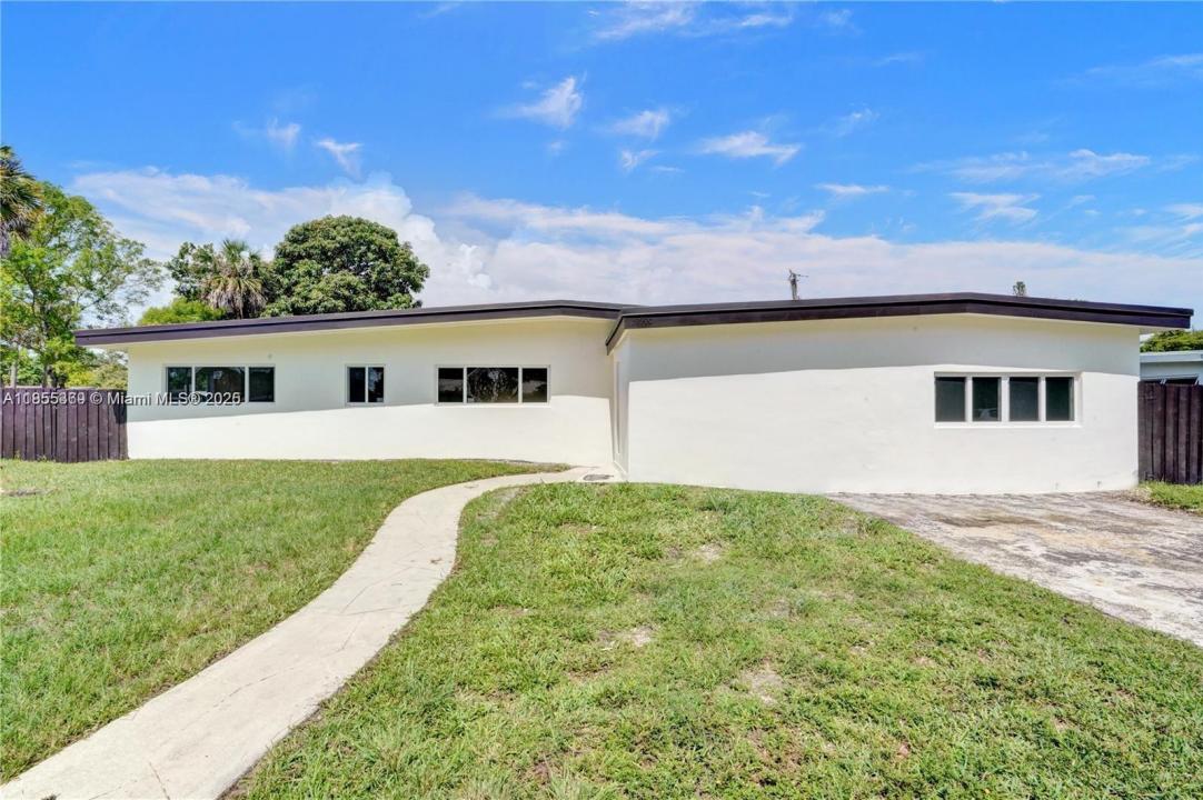 19900 NE 21st Ave, Miami, Floride 33179, États-Unis