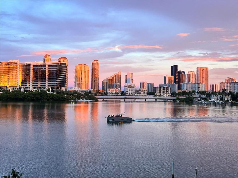 3255 NE 184th St 12407, Aventura, Flórida 33160, Estados Unidos