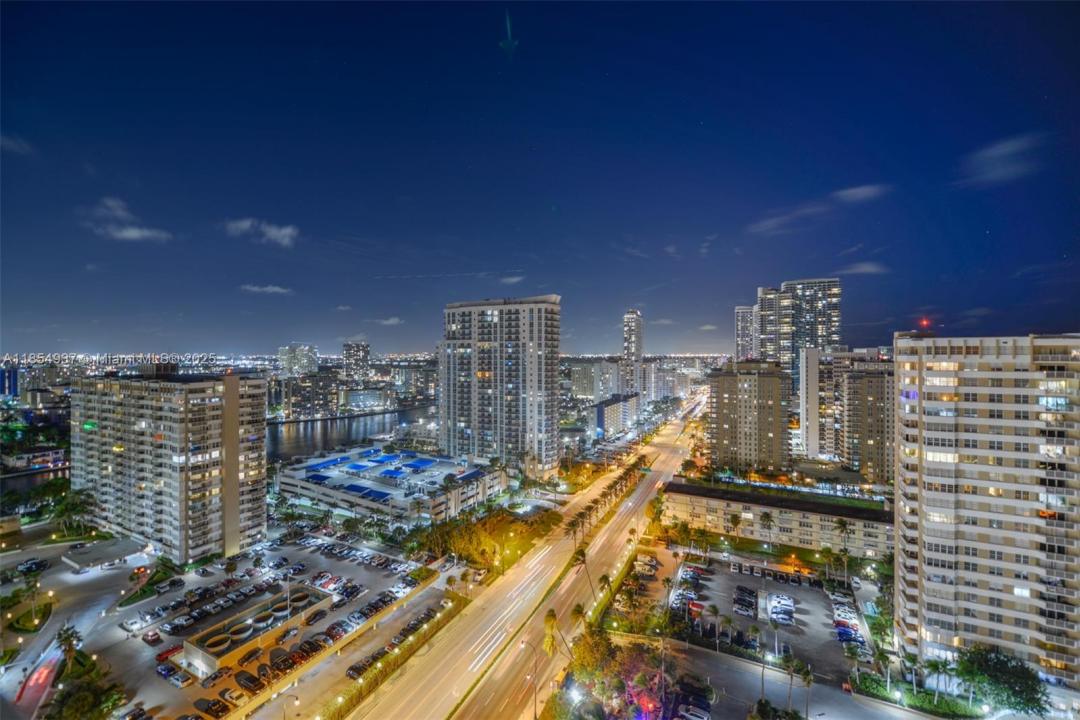 1980 S Ocean Dr PHM, Hallandale Beach, Florida 33009, Stati Uniti