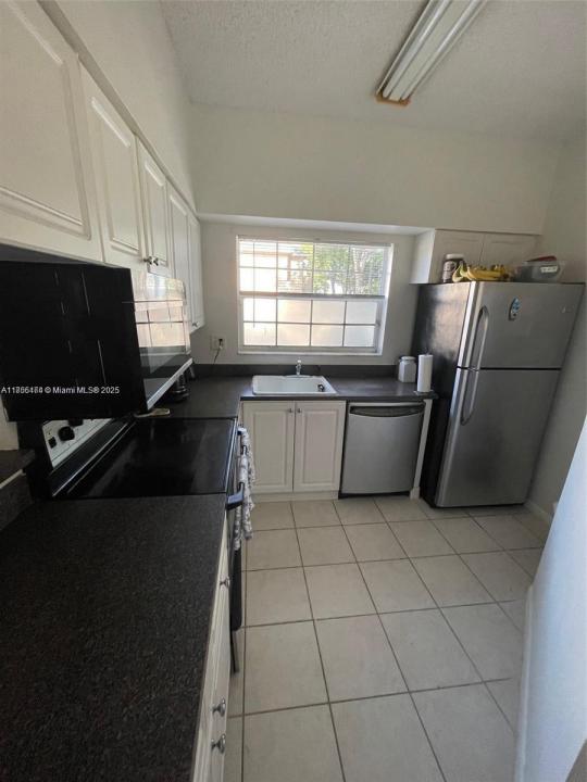 2361 NW 96th Ter 18A, Pembroke Pines, Флорида 33024, Соединенные Штаты