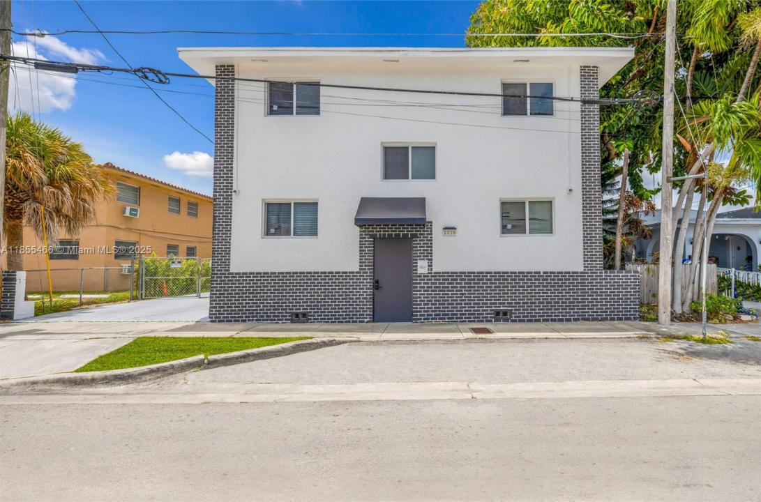 1028 SW 9th Ave, Miami, Floryda 33130, USA