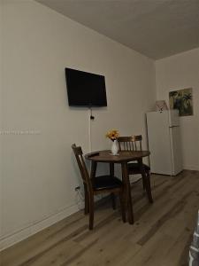 26 Diplomat Pkwy 2325, Hallandale Beach, Florida 33009, USA