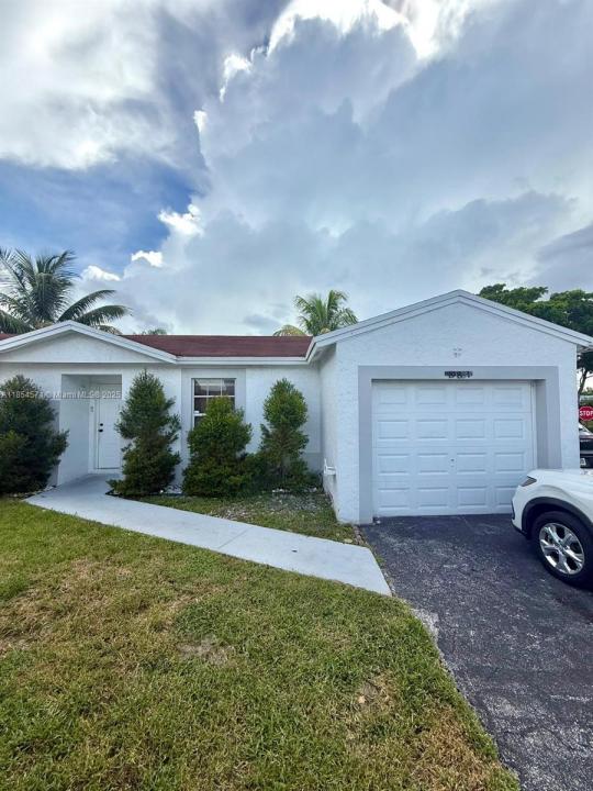 19831 NW 65th Ct, Hialeah, Flórida 33015, Estados Unidos