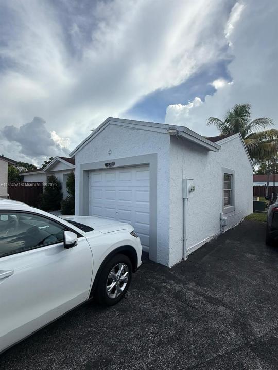 19831 NW 65th Ct, Hialeah, Flórida 33015, Estados Unidos