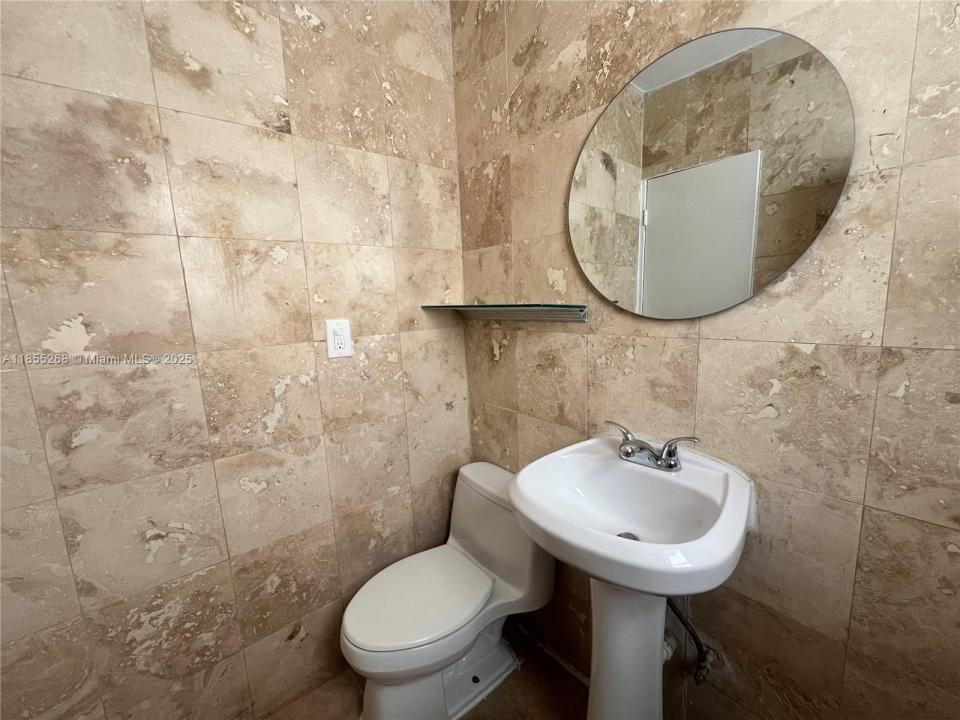 1319 Meridian Ave 104, Miami Beach, Florida 33139, Amerika Birleşik Devletleri