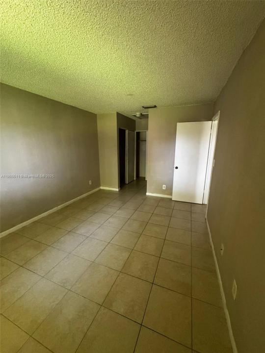 6023 N 10th Ave N 215, Green Acres, Флорида 33463, Соединенные Штаты