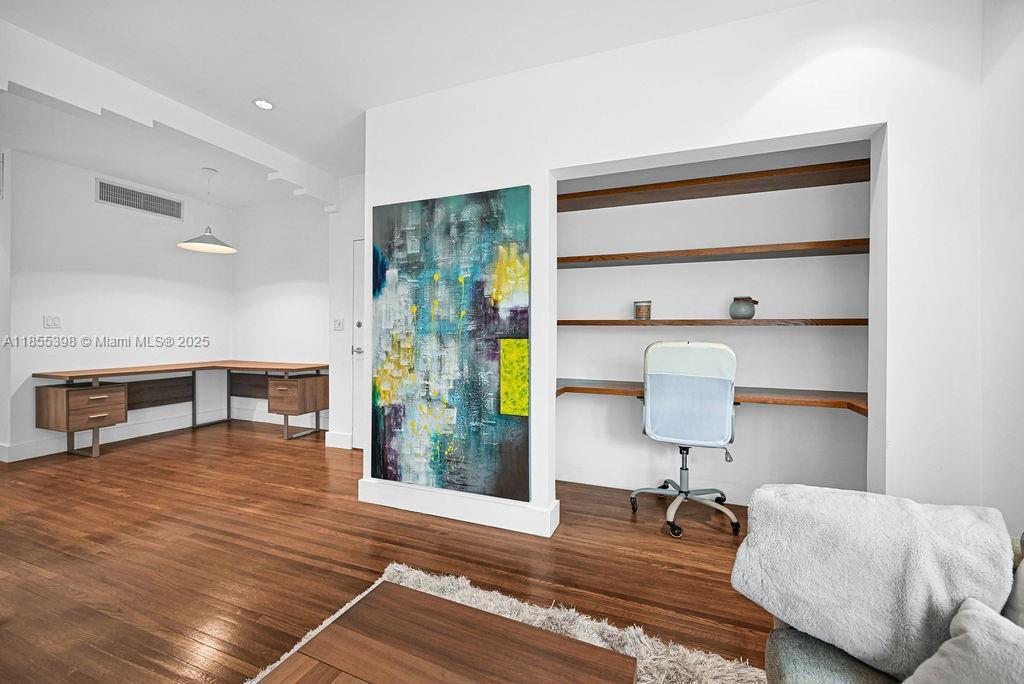 1751 James Ave 102, Miami Beach, פלורידה 33139, ארצות הברית של אמריקה 