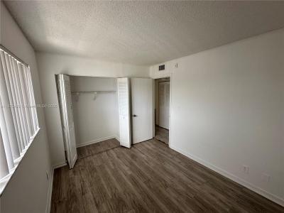 8540 N Sherman Cir 302, Miramar, Florida 33025, USA