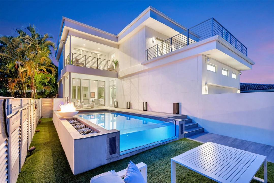 1243 Washington St, Hollywood, Florida 33019