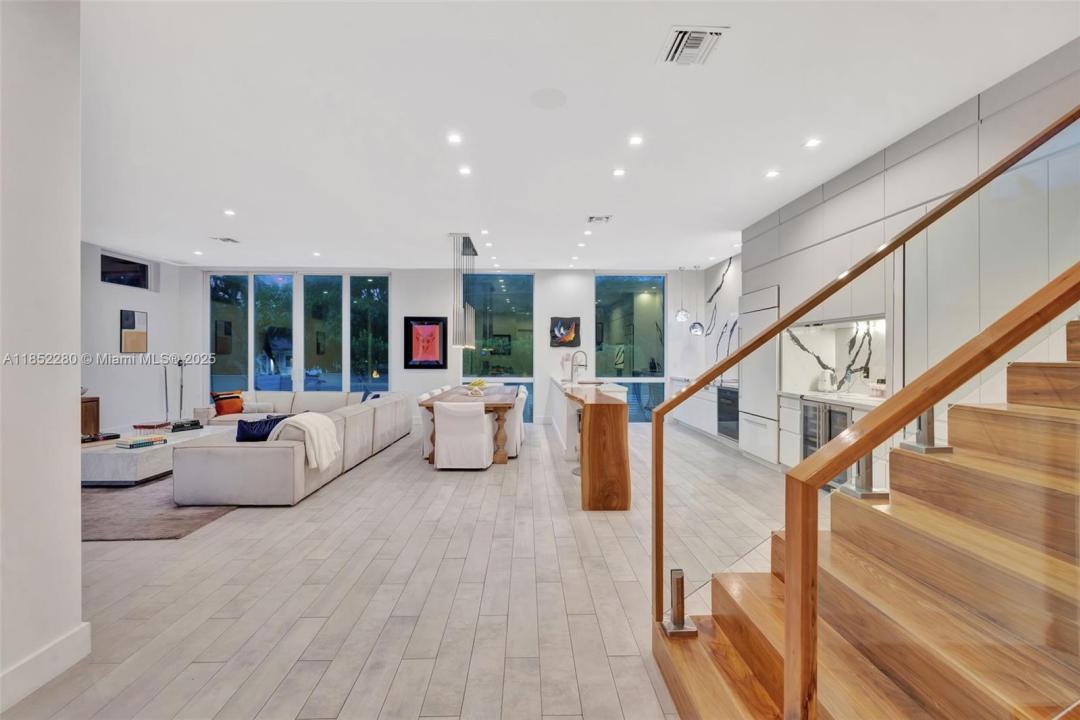 1243 Washington St, Hollywood, Florida 33019