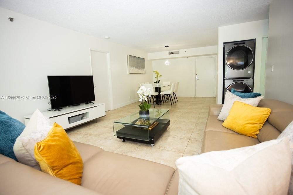 3300 NE 192nd St 214, Aventura, Florida 33180, USA