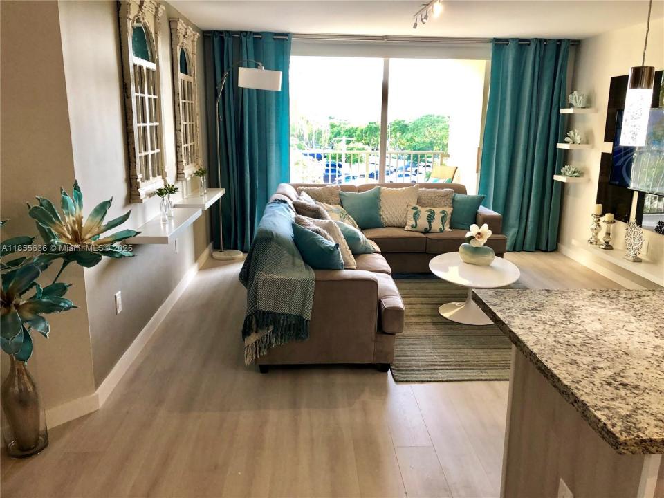 19999 E Country Club Dr 1405, Aventura, Florida 33180