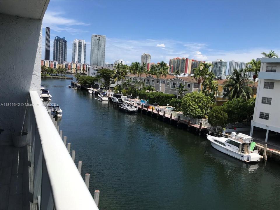 North Miami Beach, Florida 33160, Stati Uniti